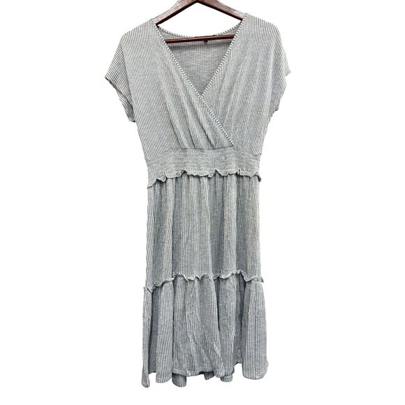 Caution To The Wind Dresses & Skirts - Caution To The Wind A Line Dress Gray Stripe Short Sleeve Large
